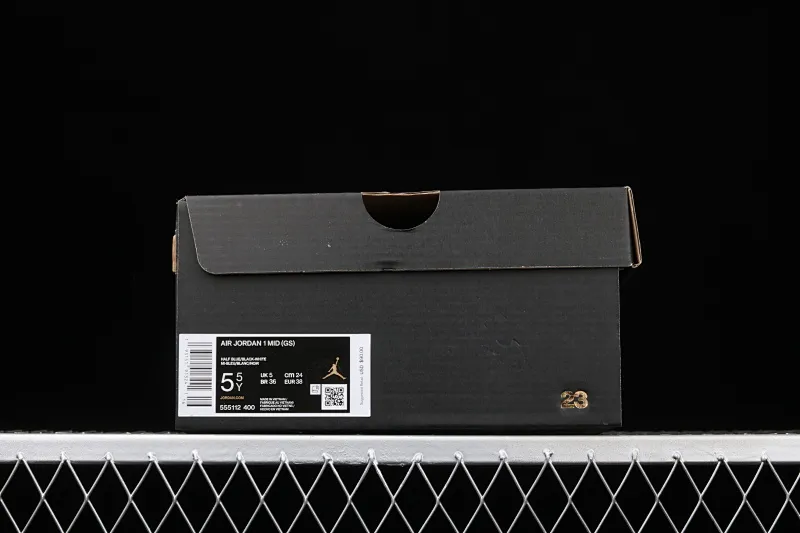 All categories Air Jordan Jordan series basketball shoes Air Jordan 1 Mid Air Jordan 1 Mid AJ1 Joe 1 snowflake ice blue color mid-top basketball shoes 555112-400